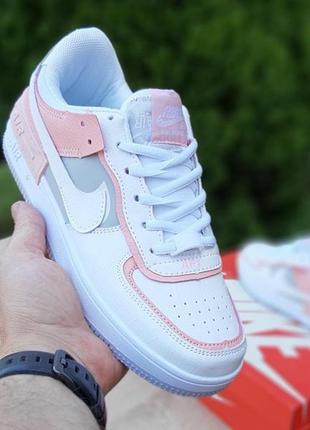 Шикарные женские кроссовки nike air force 1 shadow белые с пудровым