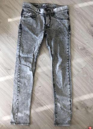 Узкие серые джинсы bershka skinny fit denim узкачи варенки1 фото