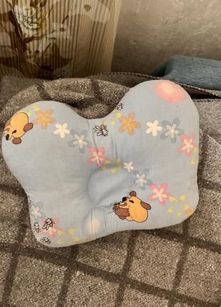 Подушка для немовляти з платним валііком под шию