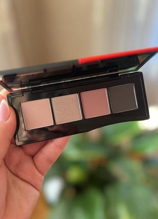 Палетка теней для век shiseido essentialist eye palette7 фото