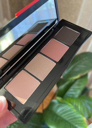 Палетка теней для век shiseido essentialist eye palette3 фото