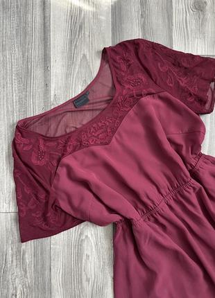Святкова сукня бордо з мереживом та сіткою3 фото
