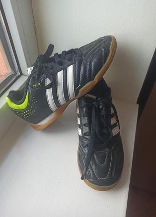 Кросівки adidas р. 32