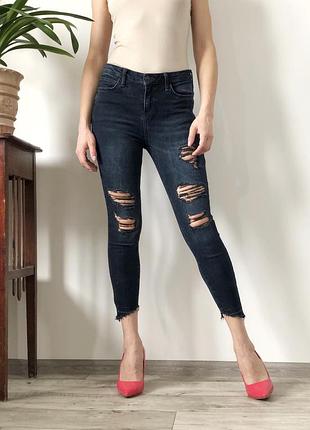 Укорочені темно сині джинси скіні