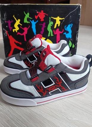 Новые роликовые кроссовки heelys