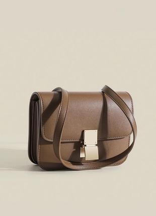 Трендова сумочка у стилі celine