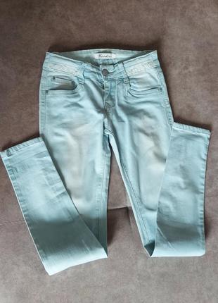 Стильные фирменные женские джинсы, р.34 европейский(xs)