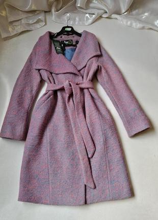 Пальто букле оверсайз фасон кокон на запах с поясом да боковых кармана , производитель vam пальто ,1 фото