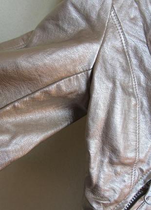 Укорочена золотиста куртка з єкошкіри5 фото