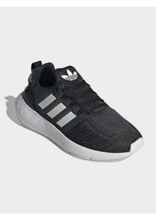 Нові кросівки adidas swift run 22w