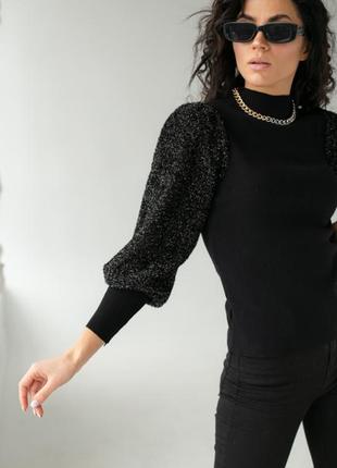 Нарядный джемпер с объемными рукавами, черного цвета.