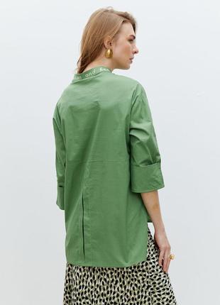 Женская рубашка с принтом из хлопка в зелёном цвете modna kazka  mkrm4130-13 фото