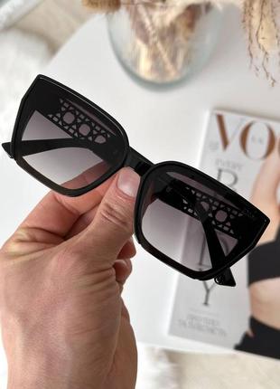 Сонцезахисні класичні окуляри оправа пластик лінзи полікарбонат