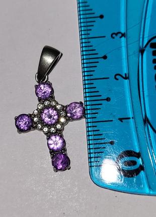 Підвіска срібна хрестик з фіолетовим камінням