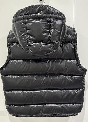 Жилетки moncler в наличии3 фото