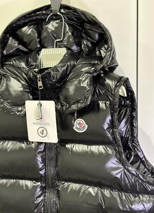 Жилетки moncler в наявності2 фото