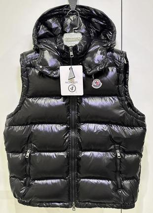 Жилетки moncler в наличии4 фото
