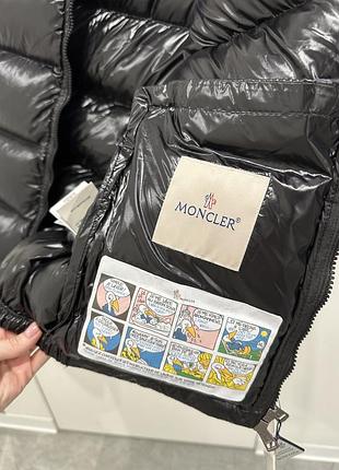 Жилетки moncler в наявності5 фото