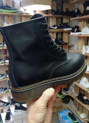 Dr martens осінні черевики унісекс розміри 40/414 фото