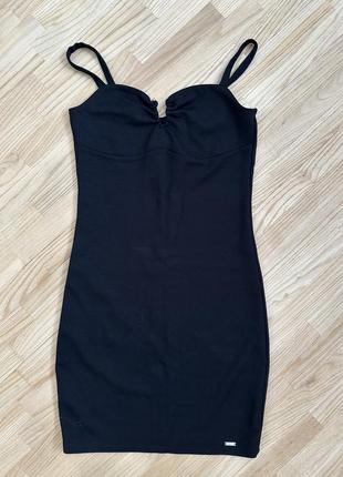 Чорна сукня