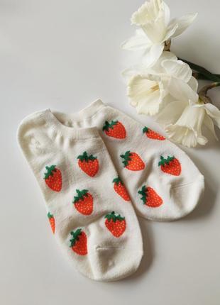 Шкарпетки жіночі з принтом полуниця, шкарпеточки низькі 04621 фото