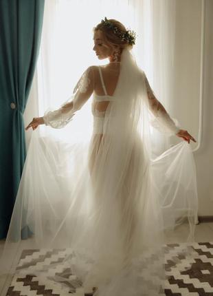 Продам весільну сукню з накидками4 фото
