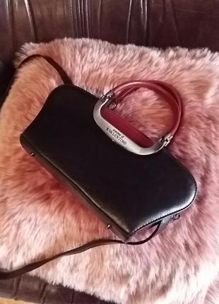 Брендова  бомбезна шкіряна  сумка від valentino.
