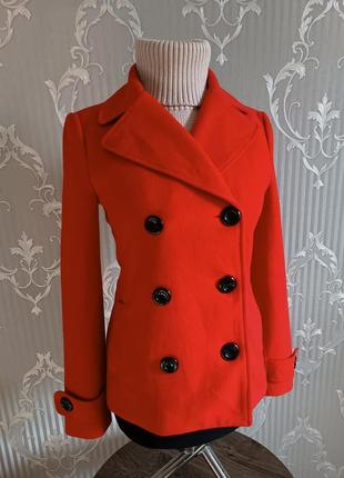 Демісезонне укорочене пальто