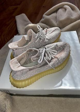 Жіночі спортивні  кросівки ізікі  адідас ізі 350 adidas yeezy boost 3501 фото