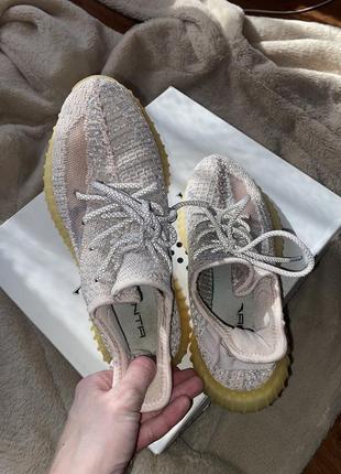 Жіночі спортивні  кросівки ізікі  адідас ізі 350 adidas yeezy boost 3509 фото