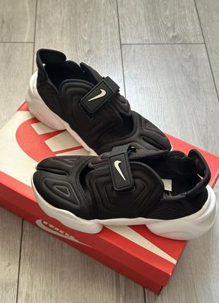 Кросівки nike