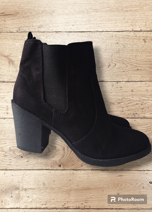 Чобітки жіночі черевики ботильони челсі казаки ботинки полусапожки нові замша чорного кольору базові демісезонні коасика стильні h&m1 фото