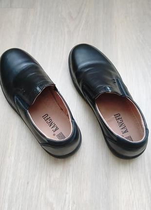 Туфельки туфлі черевики дитячі чорні класичні шкіряні для хлопчика 35 розмір на свято як нові бу2 фото