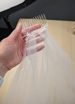 Фата белая двойная с окантовкой короткая с заколкой