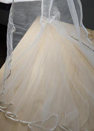 Фата белая двойная с окантовкой короткая с заколкой