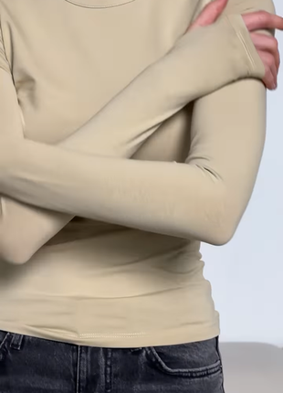 Трикотажный лонгслив, с удлиненным рукавом