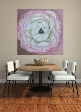 Картина з великою рожевою квіткою ранункулюса на рожевому тлі металік7 фото