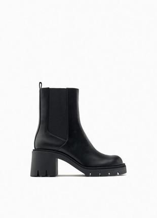 В наявності черевики, чоботі в наявності розмір 39