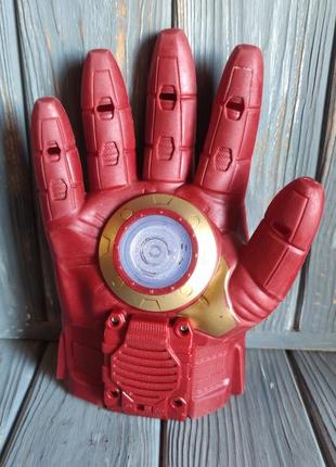 Рукавичка hasbro avengers залізної людини (не працює)