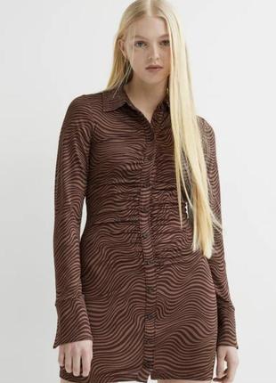 Коротке плаття з гудзиками