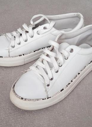 Кеди жіночі, білі.