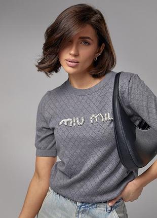 Ажурна футболка з написом miu miu