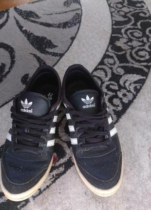 Кросовки фирменные