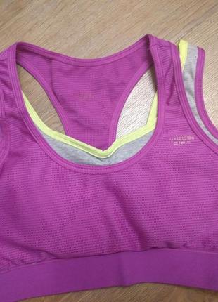 Спортивный топ для фитнеса яркий и стильный