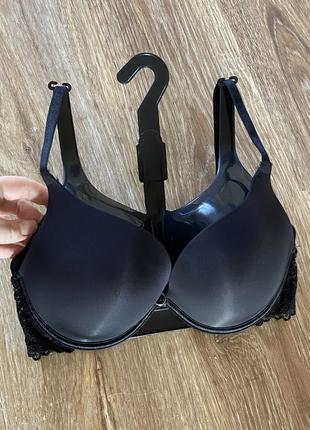 Шикарний, базовий, бюстгальтер, в чорному кольорі, з пушапом, від бренду: primark👌