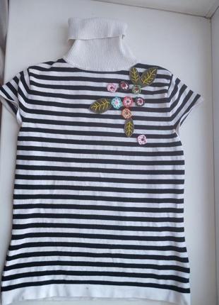 Вʼязаний джемпер під горло з короткими рукавами