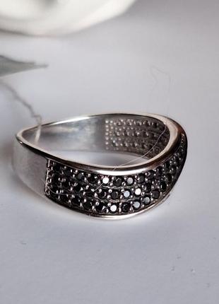 Серебряное кольцо кольца с черным и белым цирконом2 фото
