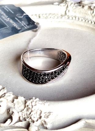 Серебряное кольцо кольца с черным и белым цирконом3 фото