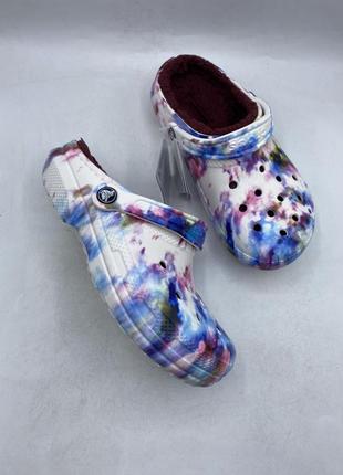 Утеплені крокси crocs classic lined tie dye clogs (206341-4ts) оригінал