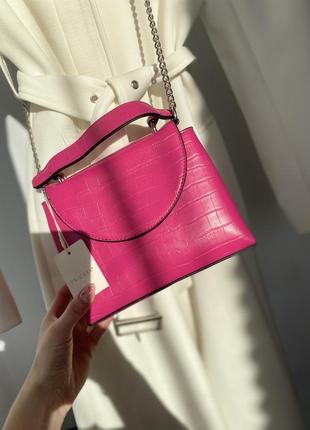 Рожева сумка з ланцюжком1 фото